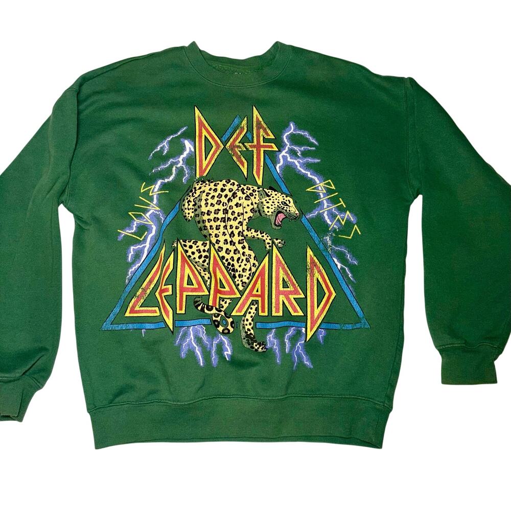 Vintage Def Leopard green sweatshirt a real cool band Tee